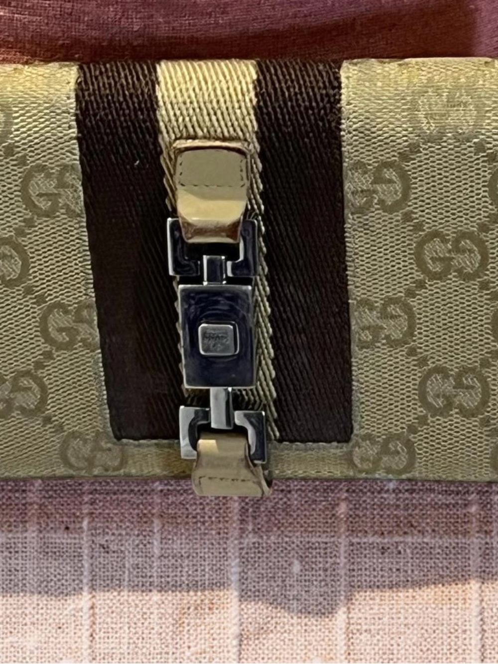 Authentic Gucci GG Supreme Canvas Wallet with Web Stripe and Clasp Closure. - Picture 2 of 15